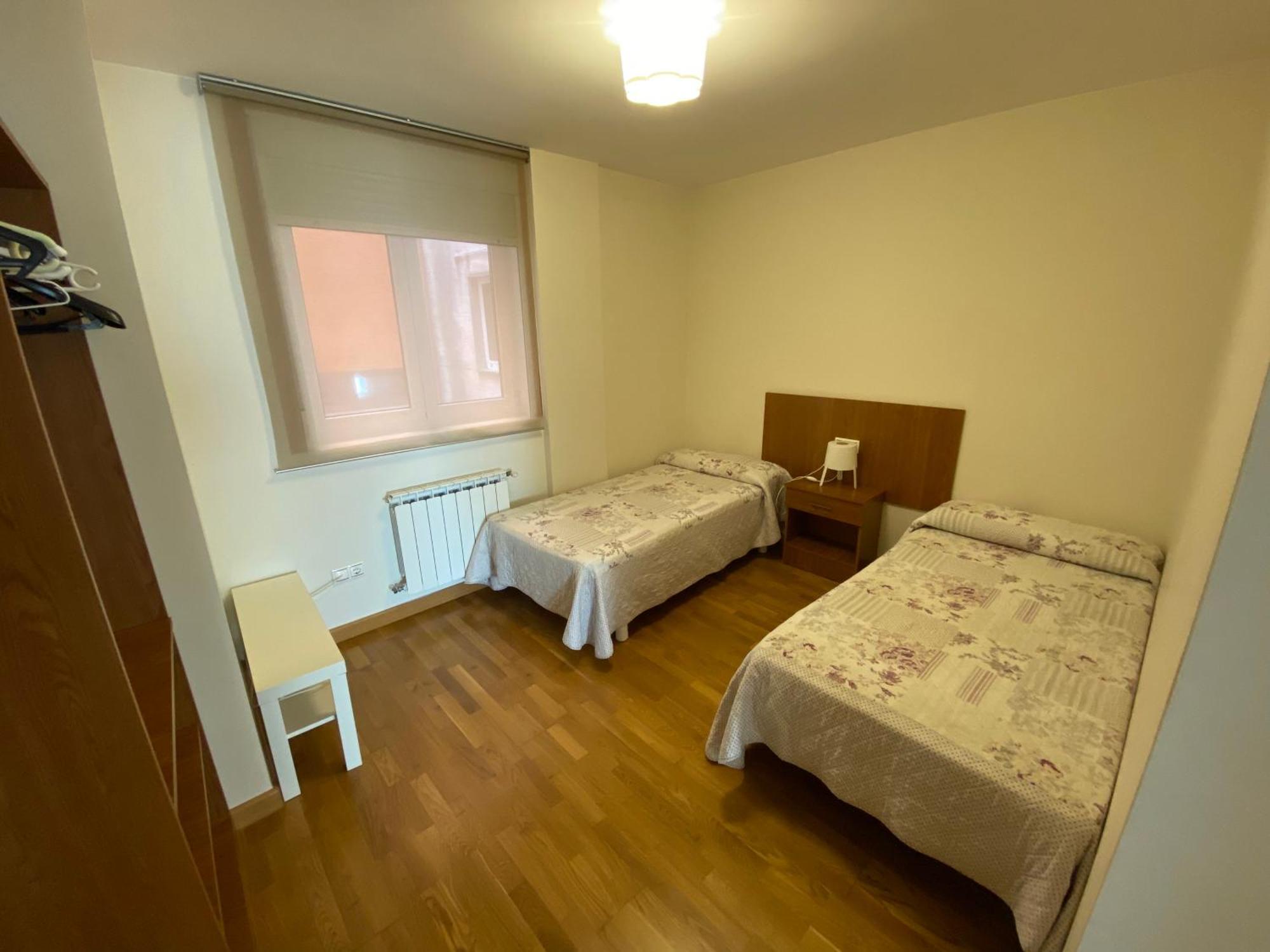 Apartment Dp Calvo Sotelo 164, 4c *